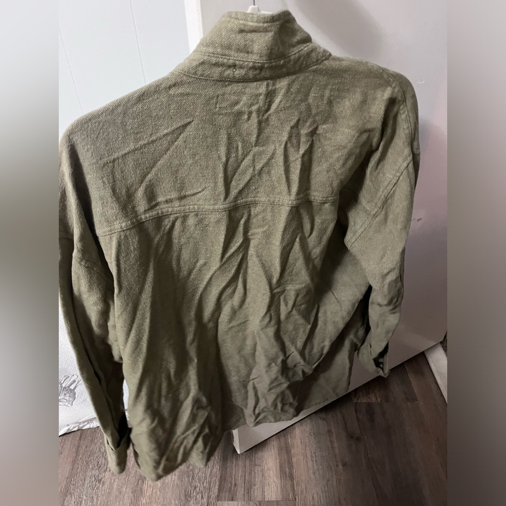 Hollister Olive Green Button-Up Shirt - Picture 3 of 3